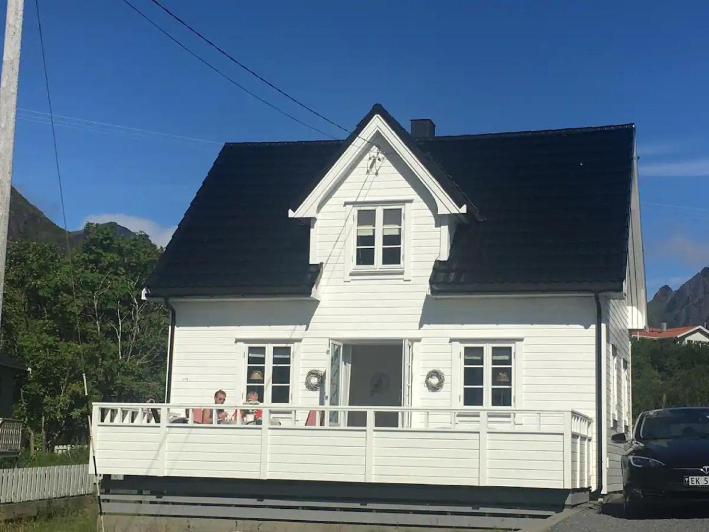 Utsiktsperle Pa Reine I Lofoten Exterior photo